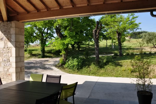 Vue depuis la terrasse couverte